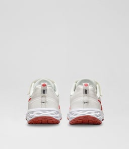 REVOLUTION 6 JUNIOR NK WHITE RED WHITE MESH SMOOTH