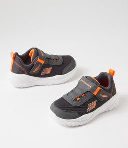 407313N NITRO SPRINT TOT SK CHARCOAL ORANGE MESH